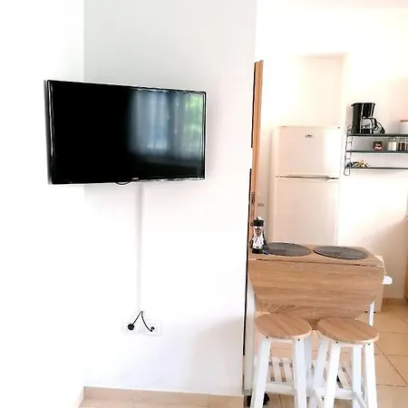 Cosy 4 Close To The City Center Apartment