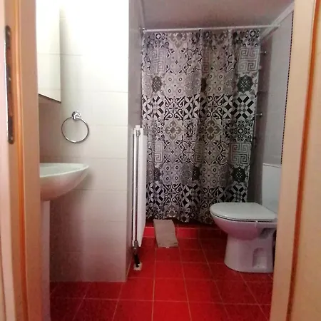 Cosy 4 Close To The City Center Apartment